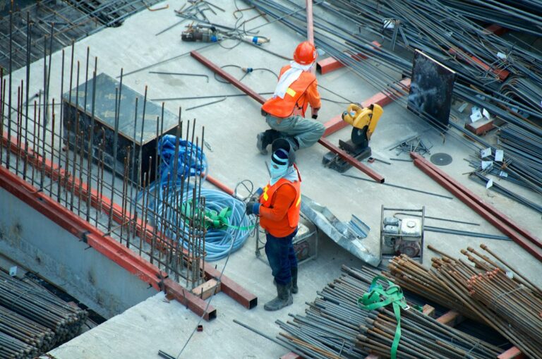 Location ou achat : comment choisir pour votre prochain chantier ?